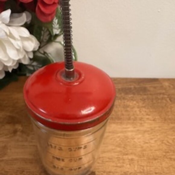 Vintage Glass Nut Chopper Manual Grinder with‎ Measuring Jar and Wooden Handle - Picture 3 of 6
